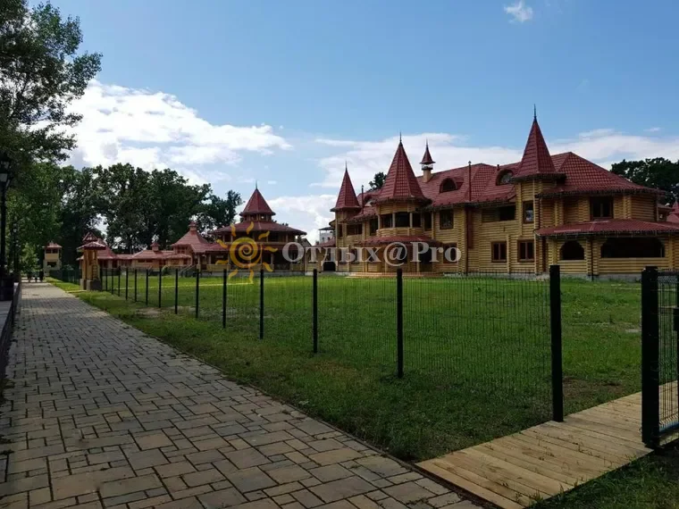 Комплекс Fort Pirnov Park Пирново